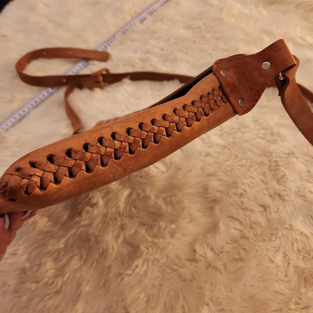Handmade Leather Crossbody Shoulder Bag - Picture 7 of 14